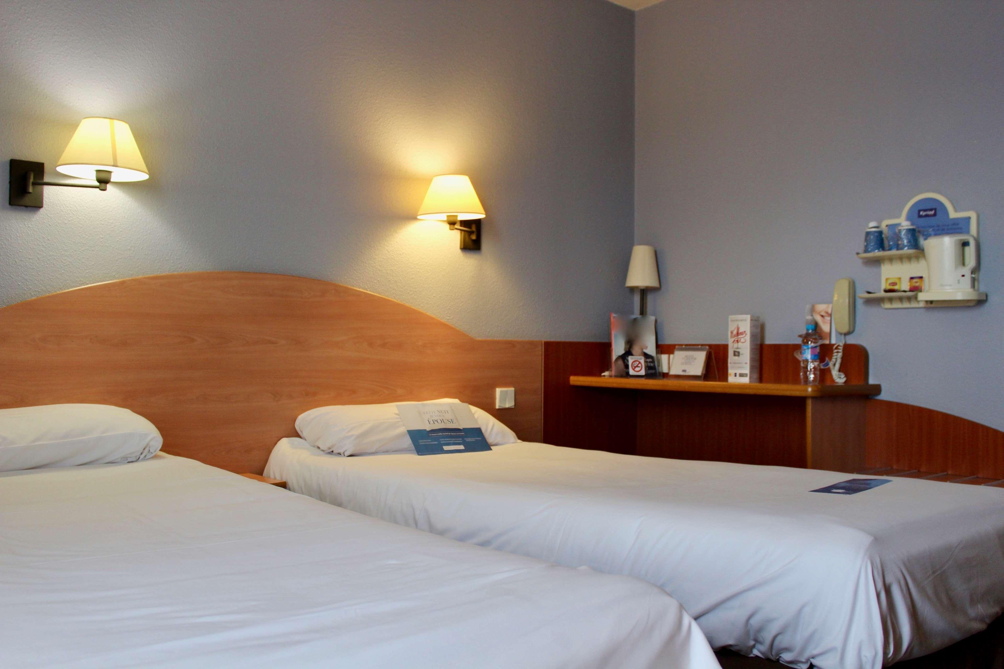 Kyriad Bourges Sud Екстер'єр фото